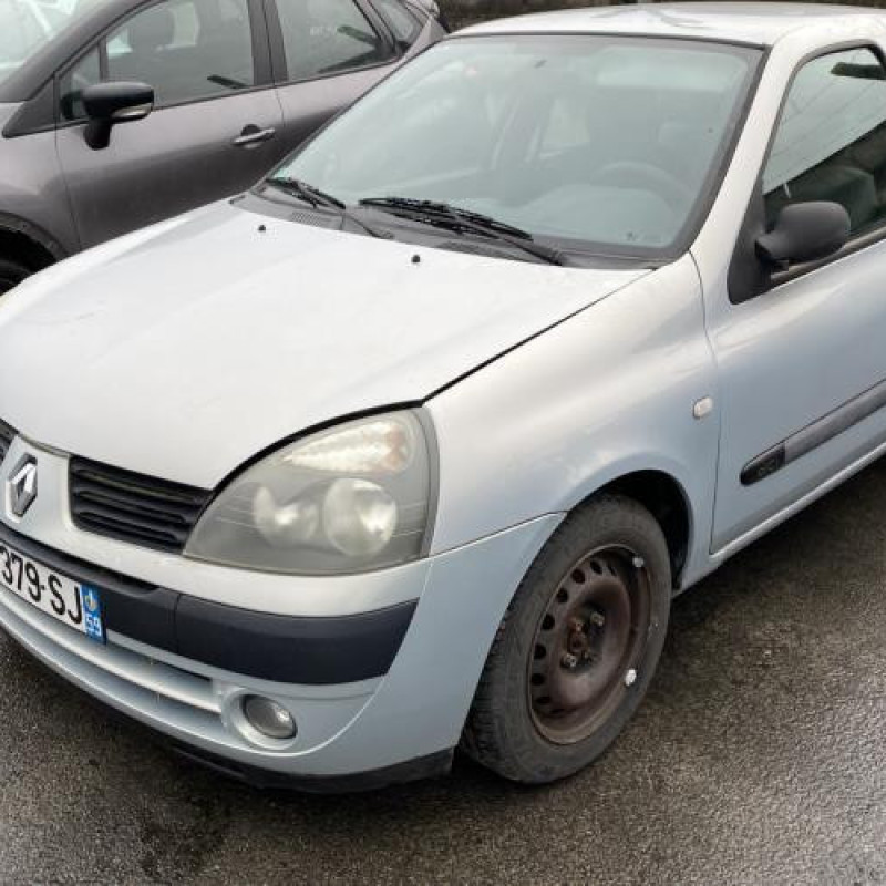 Pare choc arriere RENAULT CLIO 2 Photo n°7