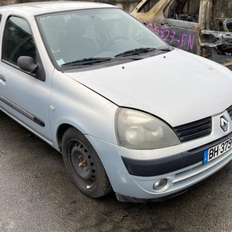 Pare choc arriere RENAULT CLIO 2 Photo n°8