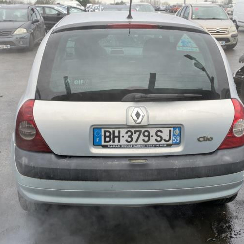 Pare choc arriere RENAULT CLIO 2 Photo n°11