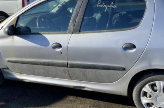 Pare choc arriere PEUGEOT 206