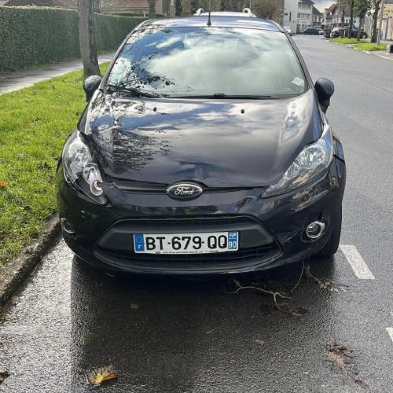 Custode arriere droit FORD FIESTA 6 Photo n°1