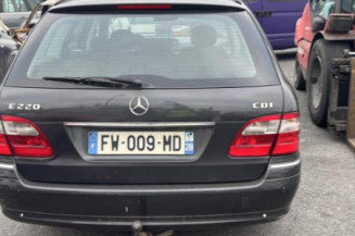 Custode arriere droit MERCEDES CLASSE E 211