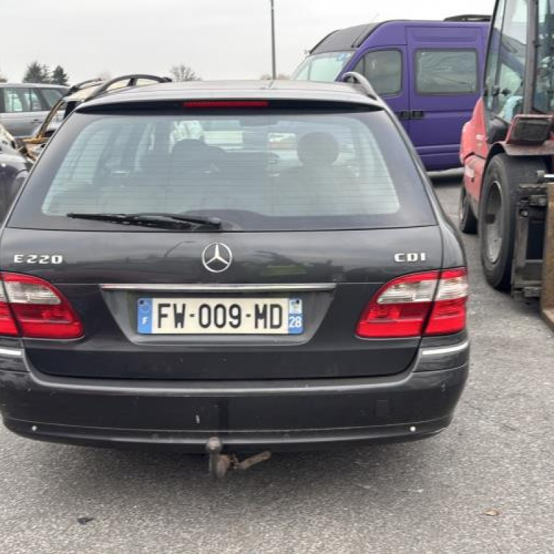 Custode arriere droit MERCEDES CLASSE E 211 Photo n°5