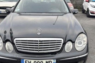 Custode arriere droit MERCEDES CLASSE E 211