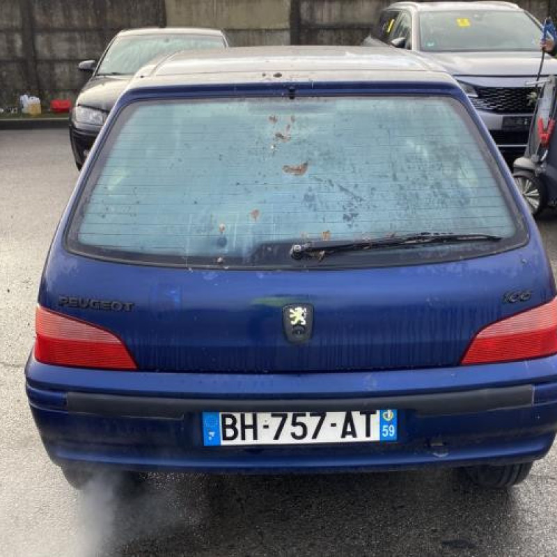 Poignee interieur arriere droit PEUGEOT 106 Photo n°5