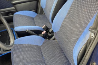 Poignee interieur arriere droit PEUGEOT 106