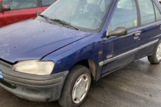 Pare choc arriere PEUGEOT 106 Photo n°1