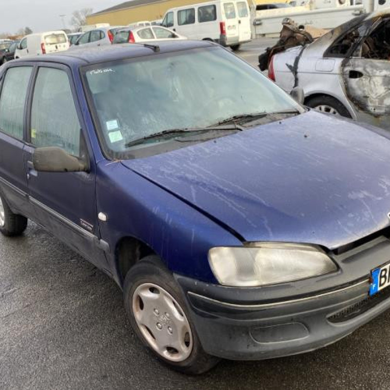 Pare choc arriere PEUGEOT 106 Photo n°2