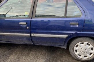 Pare choc arriere PEUGEOT 106