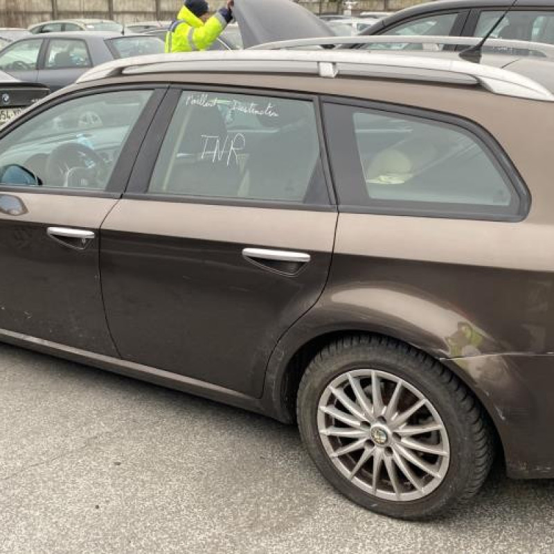 Feu arriere principal gauche (feux) ALFA ROMEO 159 Photo n°11