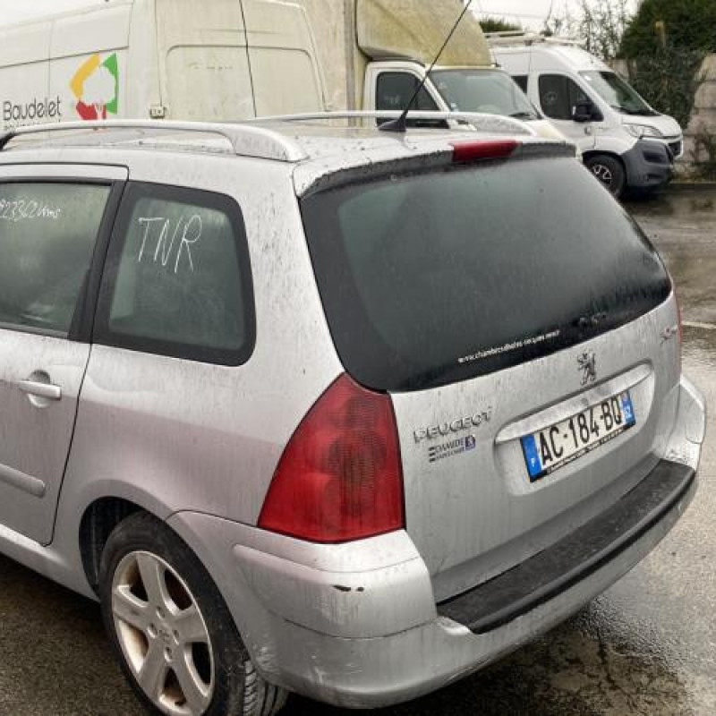 Pare choc arriere PEUGEOT 307 Photo n°4