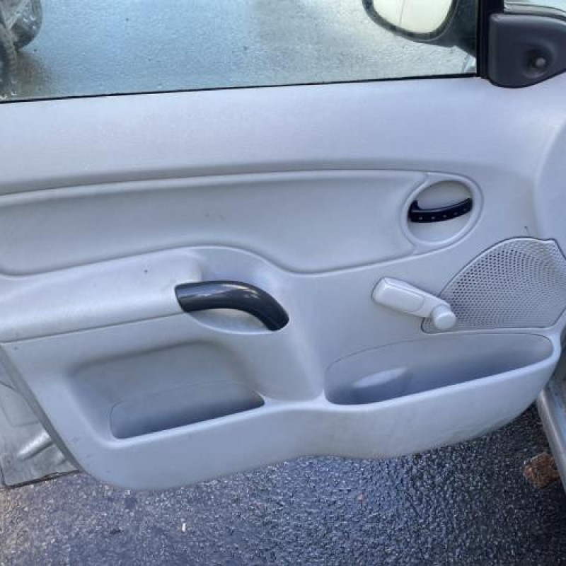 Poignee interieur arriere droit CITROEN C3 1 Photo n°16