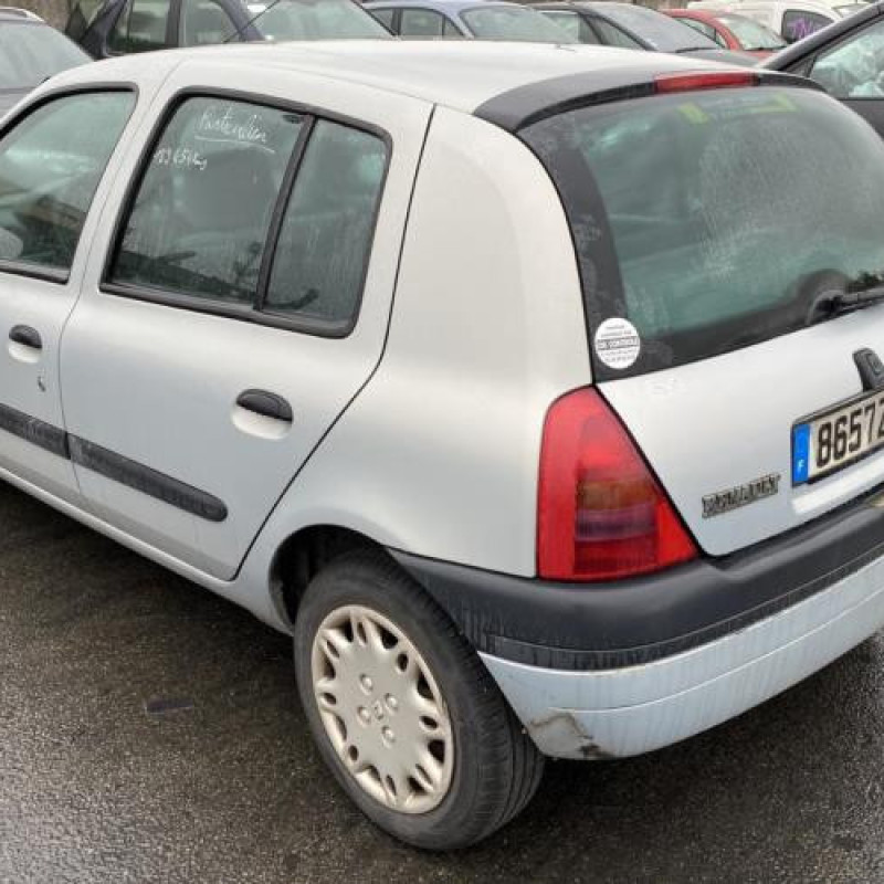 Pare choc avant RENAULT CLIO 2 Photo n°20