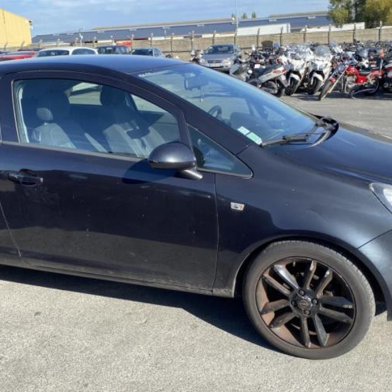 Custode arriere droit OPEL CORSA D Photo n°8