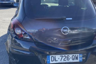 Custode arriere droit OPEL CORSA D