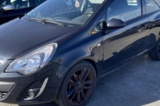 Custode arriere droit OPEL CORSA D