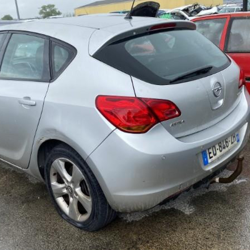 OPELASTRA J PHASE 1 1.7 CDTI - 16V TURBO Photo n°13