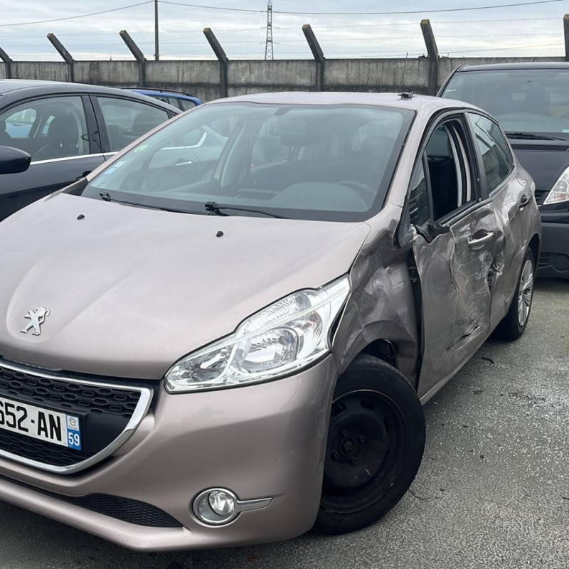 PEUGEOT208 1 PHASE 1 1.4 HDI - 8V TURBO Photo n°2