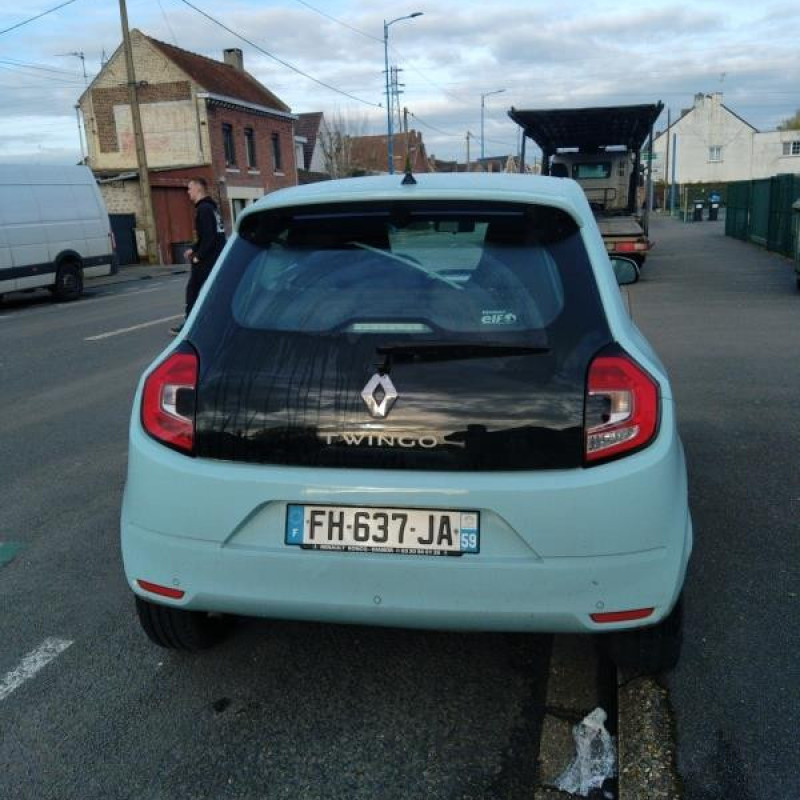 RENAULTTWINGO 3 PHASE 1 1.0i - 12V SCE 75 Photo n°4