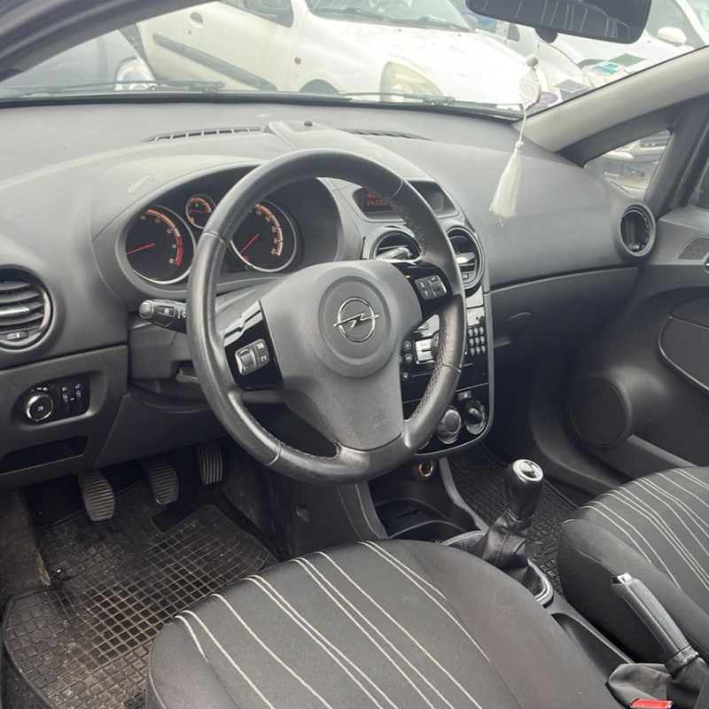 OPELCORSA D PHASE 1 1.2i - 16V Photo n°6