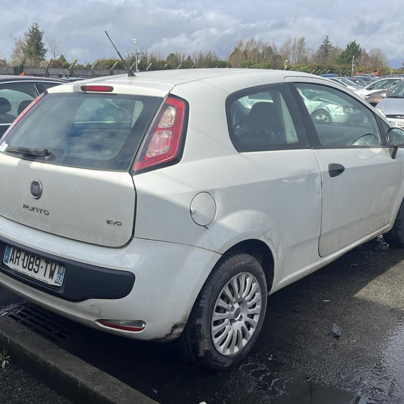 FIATPUNTO EVO 3 1.2i - 8V Photo n°4