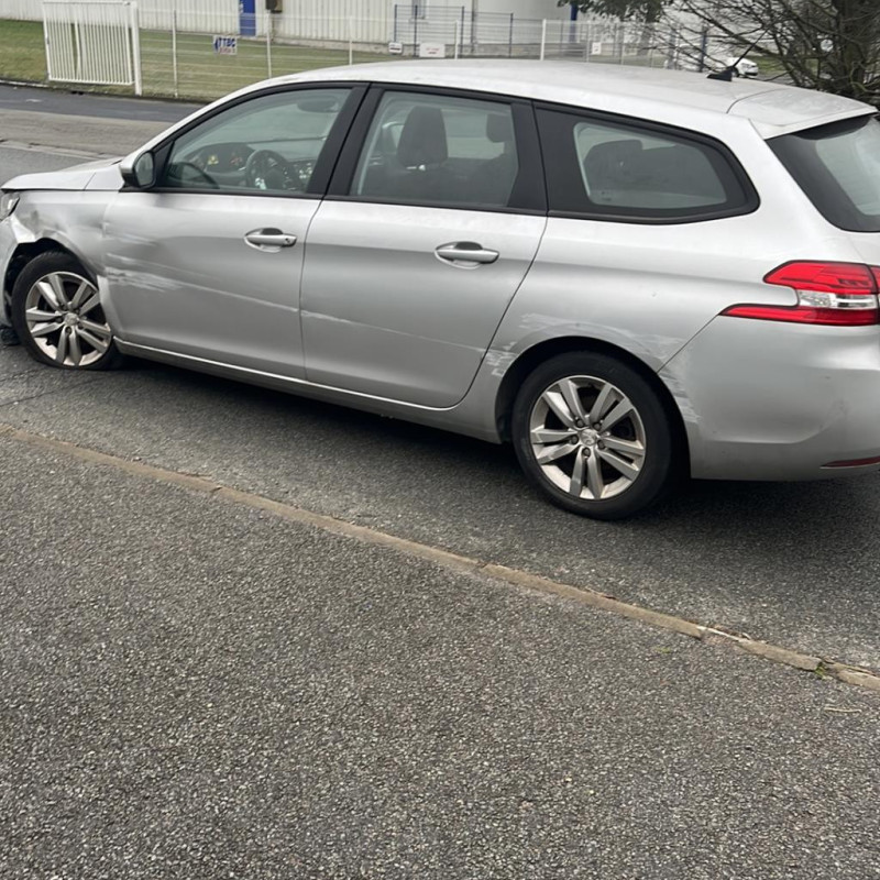 PEUGEOT308 2 SW PHASE 1 BREAK 1.6 BLUE HDI - 8V TURBO Photo n°4