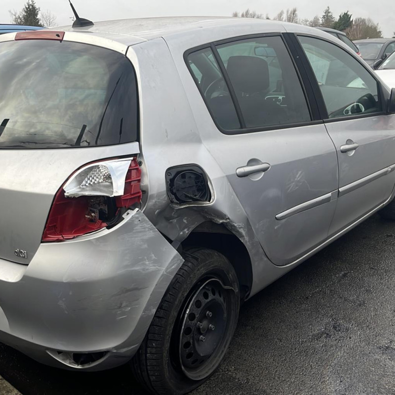 RENAULTCLIO 3 PHASE 2 1.5 DCI - 8V TURBO Photo n°16