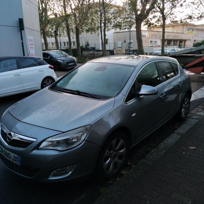 OPELASTRA J PHASE 1 1.7 CDTI - 16V TURBO Photo n°4