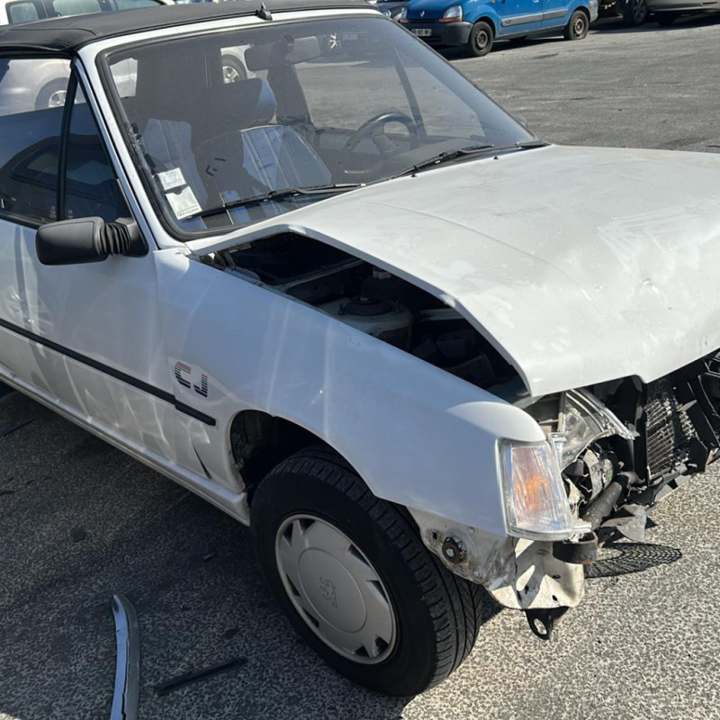 PEUGEOT205 PHASE 2 CABRIOLET 1.4i - 8V CJ Photo n°1