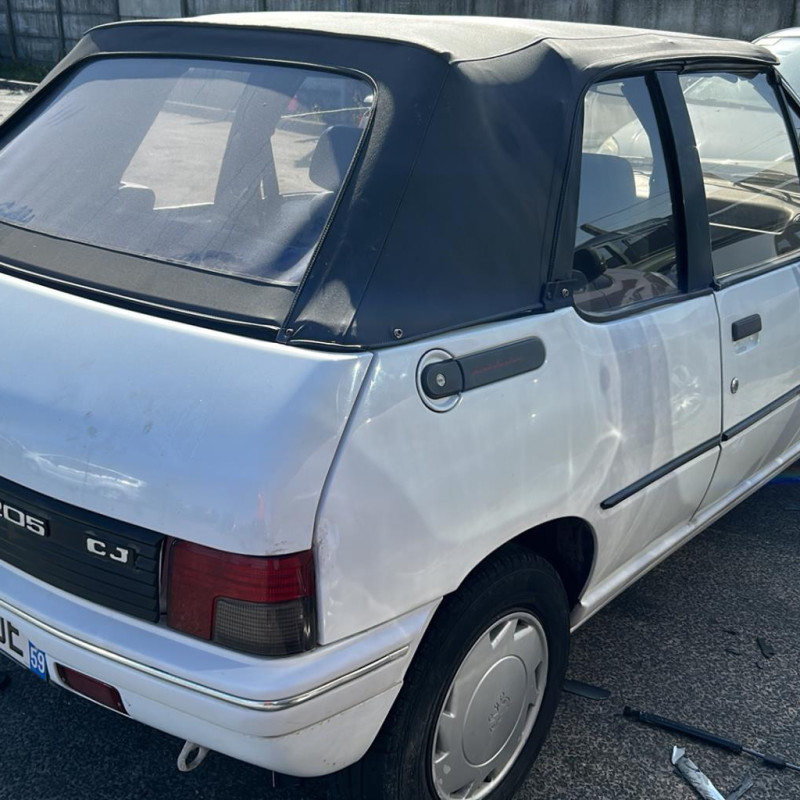 PEUGEOT205 PHASE 2 CABRIOLET 1.4i - 8V CJ Photo n°4