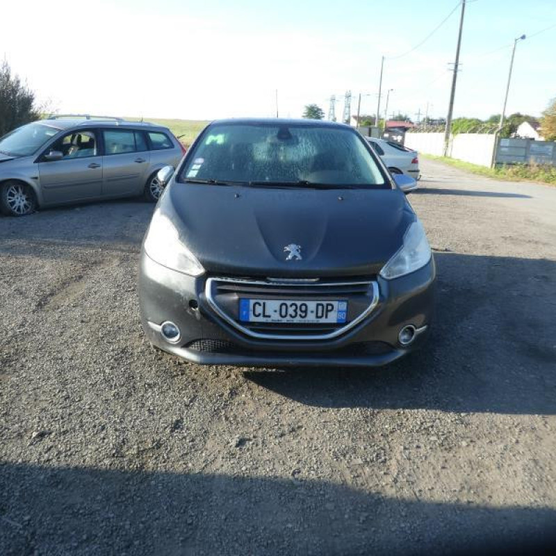 PEUGEOT208 1 PHASE 1 1.6i - 16V Photo n°1