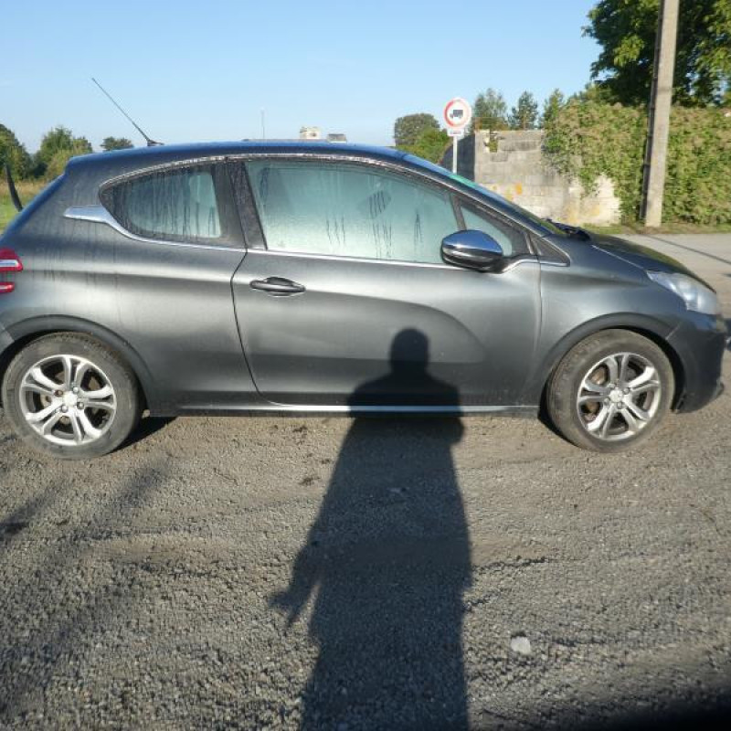 PEUGEOT208 1 PHASE 1 1.6i - 16V Photo n°2