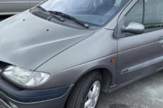 Pare choc arriere RENAULT SCENIC 1