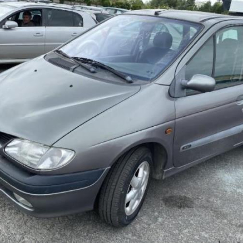 Pare choc arriere RENAULT SCENIC 1 Photo n°2