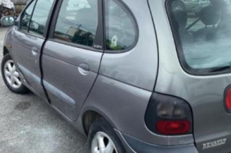 Pare choc arriere RENAULT SCENIC 1