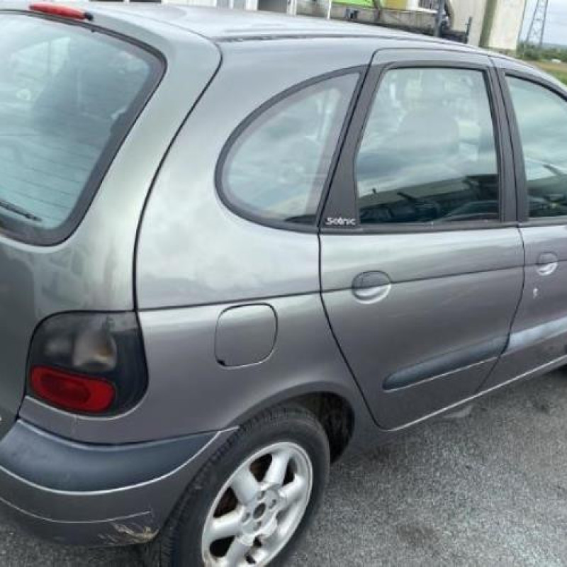 Pare choc arriere RENAULT SCENIC 1 Photo n°4