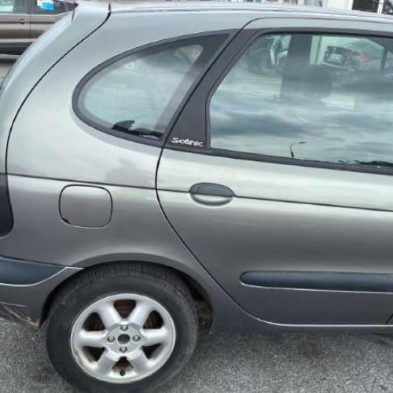 Pare choc arriere RENAULT SCENIC 1 Photo n°6