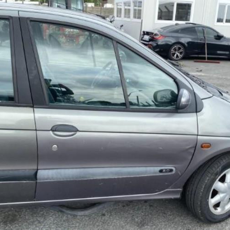 Pare choc arriere RENAULT SCENIC 1 Photo n°7