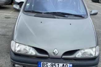 Pare choc arriere RENAULT SCENIC 1