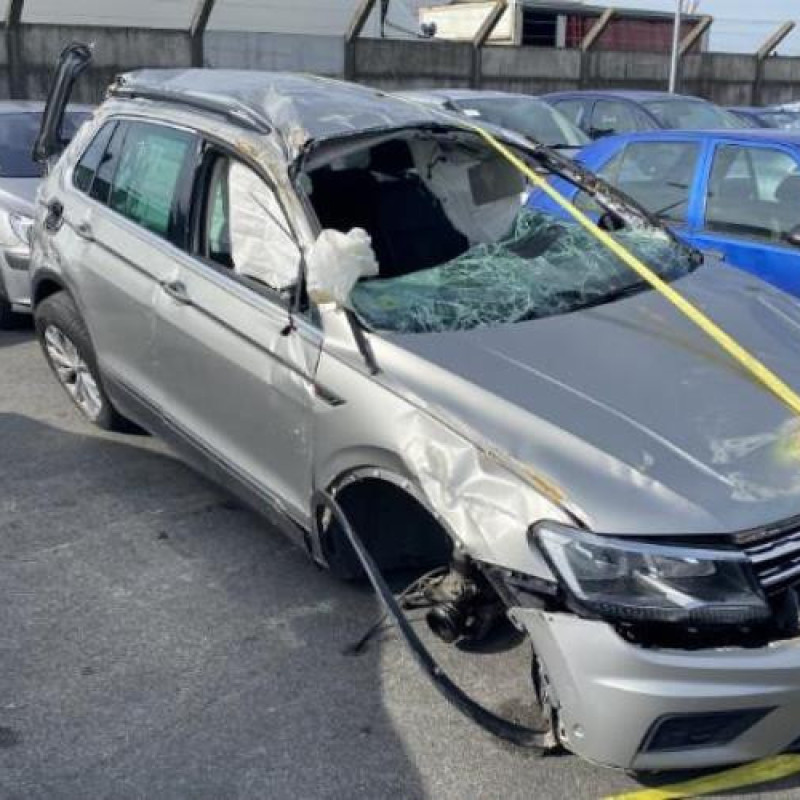 Leve vitre electrique avant gauche VOLKSWAGEN TIGUAN 2 Photo n°1