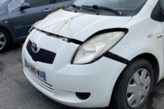 Serrure avant droit TOYOTA YARIS 2