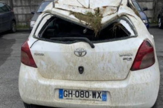 Serrure avant droit TOYOTA YARIS 2