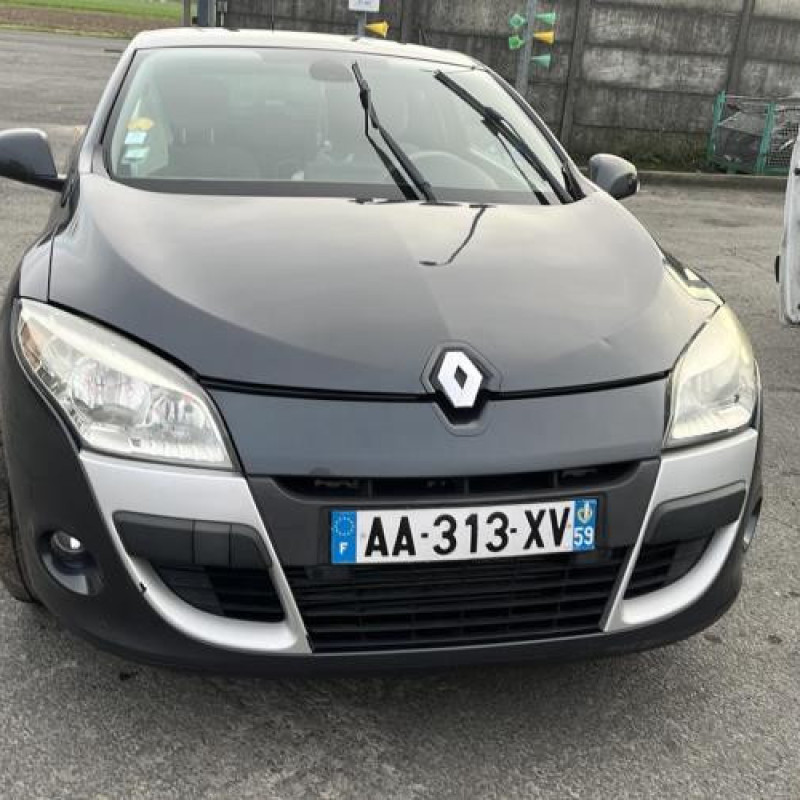 Anti brouillard arriere droit RENAULT MEGANE 3 Photo n°4