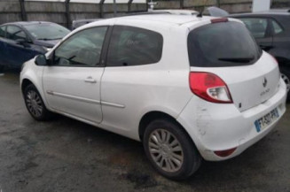 Anti brouillard arriere gauche RENAULT CLIO 3