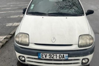 Anti brouillard droit (feux) RENAULT CLIO 2