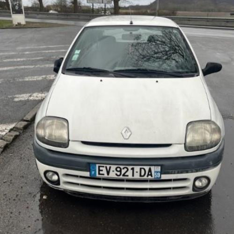 Anti brouillard droit (feux) RENAULT CLIO 2 Photo n°4