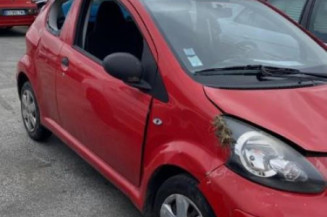 Renfort pare choc arriere (traverse) TOYOTA AYGO 1