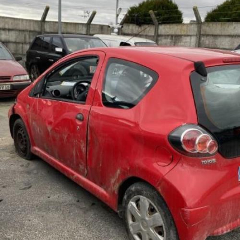 Renfort pare choc arriere (traverse) TOYOTA AYGO 1 Photo n°15