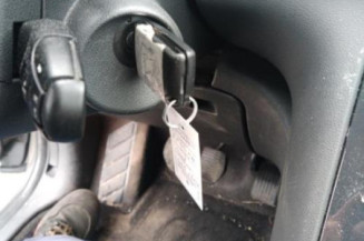 Pretensionneur de ceinture avant droit PEUGEOT 3008 1