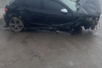 Poignee porte avant droit AUDI A1 1